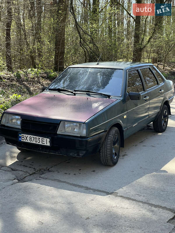 Седан ВАЗ 21099 2004 в 