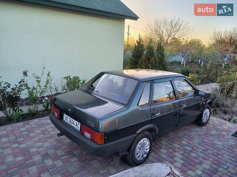 Седан ВАЗ / Lada 21099 2004 в Днепре