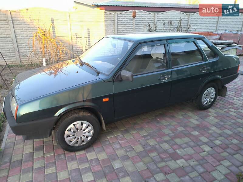 Седан ВАЗ / Lada 21099 2004 в Днепре