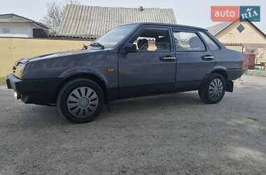 Седан ВАЗ 21099 2000 в 