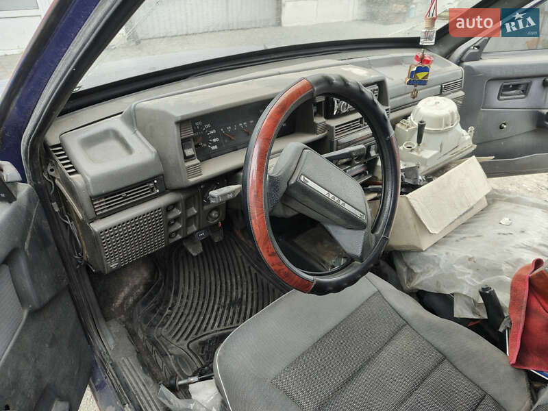 Седан ВАЗ / Lada 21099 2000 в Днепре