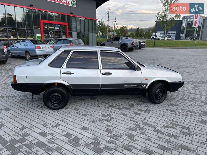 Седан ВАЗ / Lada 21099 2002 в Бориславі