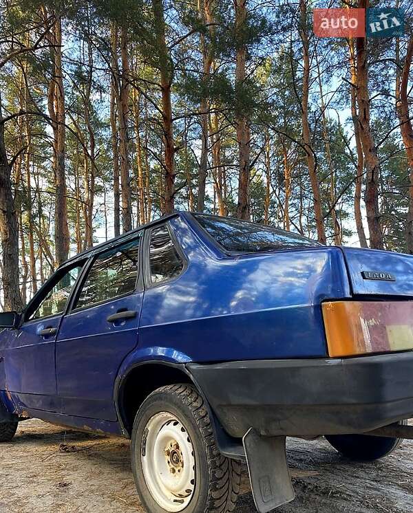 Седан ВАЗ / Lada 21099 2003 в Харькове