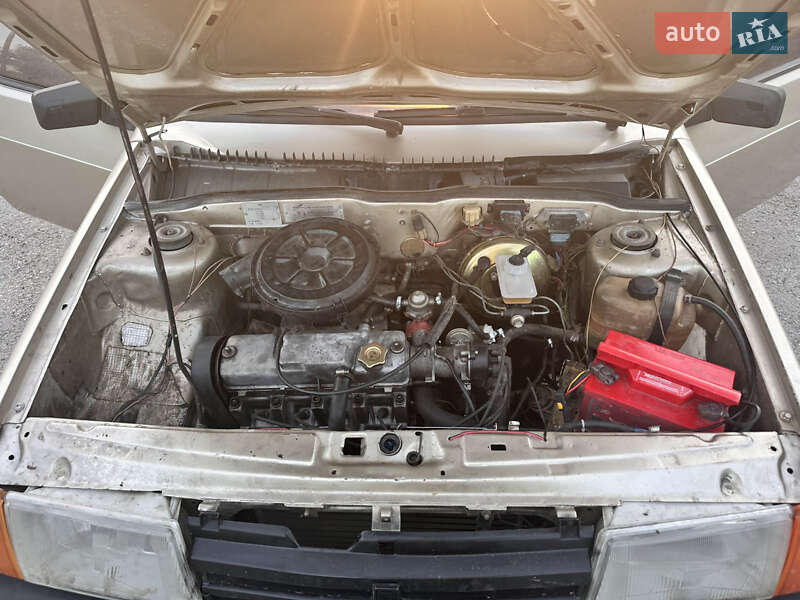 Седан ВАЗ / Lada 21099 1998 в Зборове