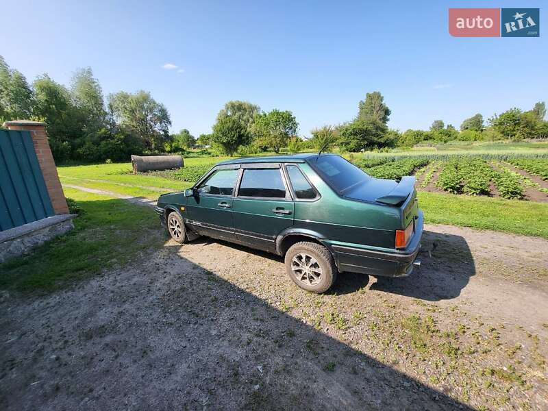 Седан ВАЗ / Lada 21099 2004 в Хороле