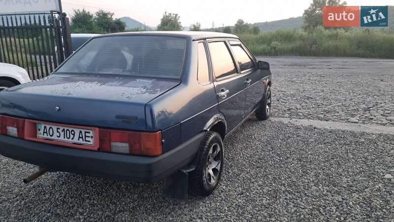 Седан ВАЗ / Lada 21099 2004 в Тячеве
