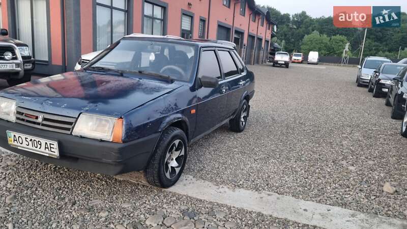 Седан ВАЗ / Lada 21099 2004 в Тячеве