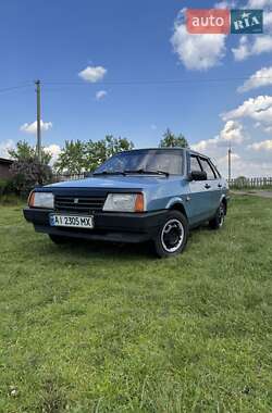 Седан ВАЗ / Lada 21099 2001 в Киеве