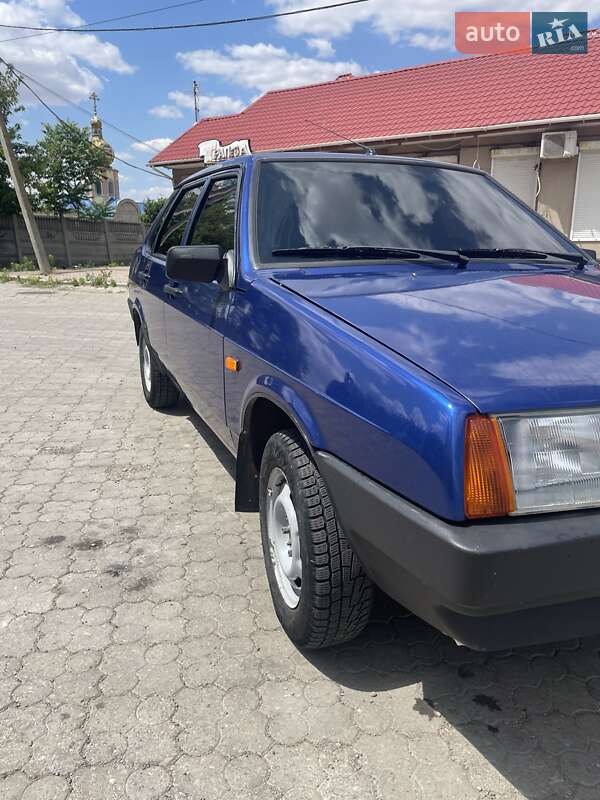 Седан ВАЗ / Lada 21099 2008 в Херсоне