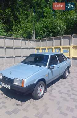 Седан ВАЗ 21099 2004 в Дніпрі