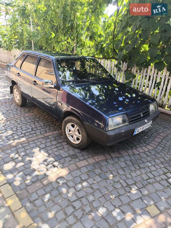 Седан ВАЗ / Lada 21099 2005 в Ужгороді