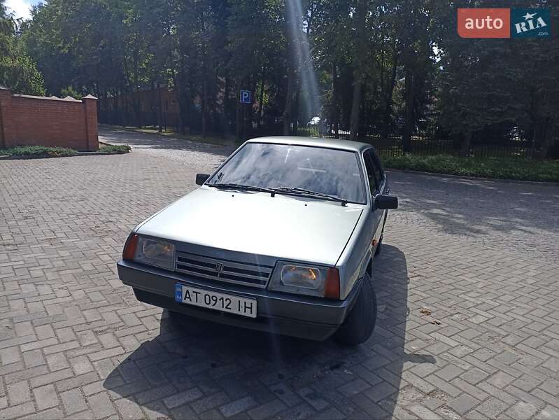 Седан ВАЗ / Lada 21099 1993 в Львове