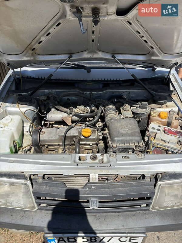 Седан ВАЗ / Lada 21099 2004 в Немирові