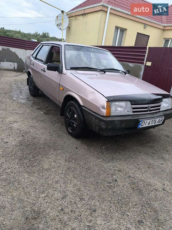Седан ВАЗ / Lada 21099 2001 в Днепре