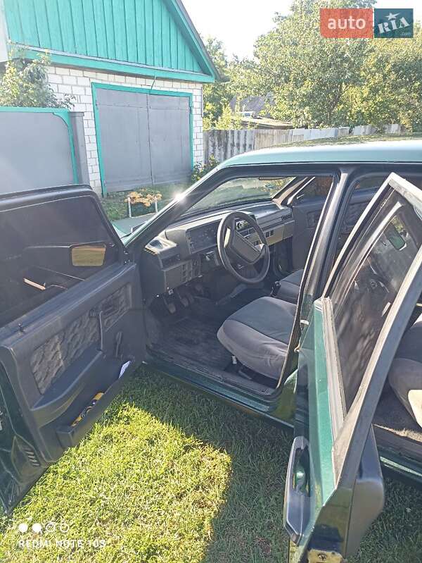 Седан ВАЗ / Lada 21099 2002 в Києві