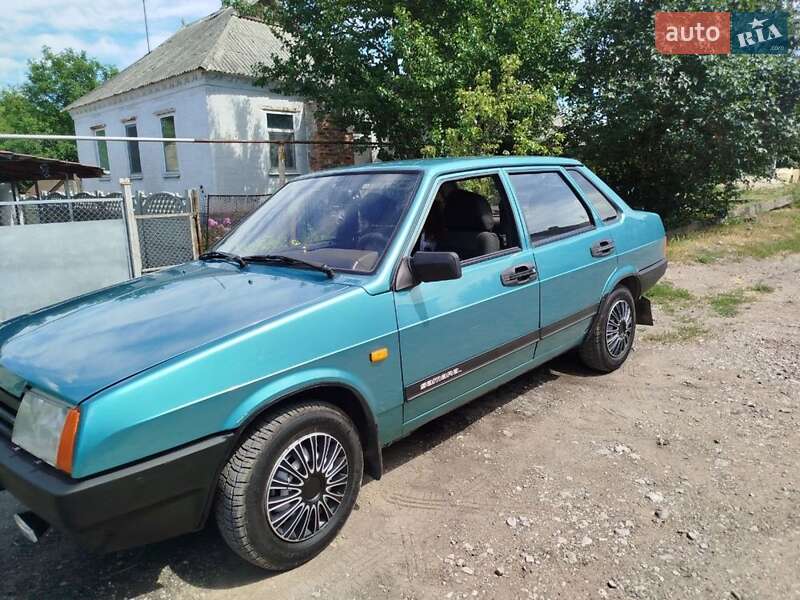 Седан ВАЗ / Lada 21099 1999 в Днепре