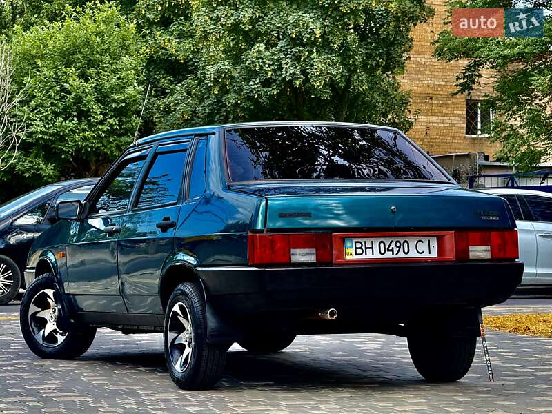 Седан ВАЗ / Lada 21099 1999 в Одессе