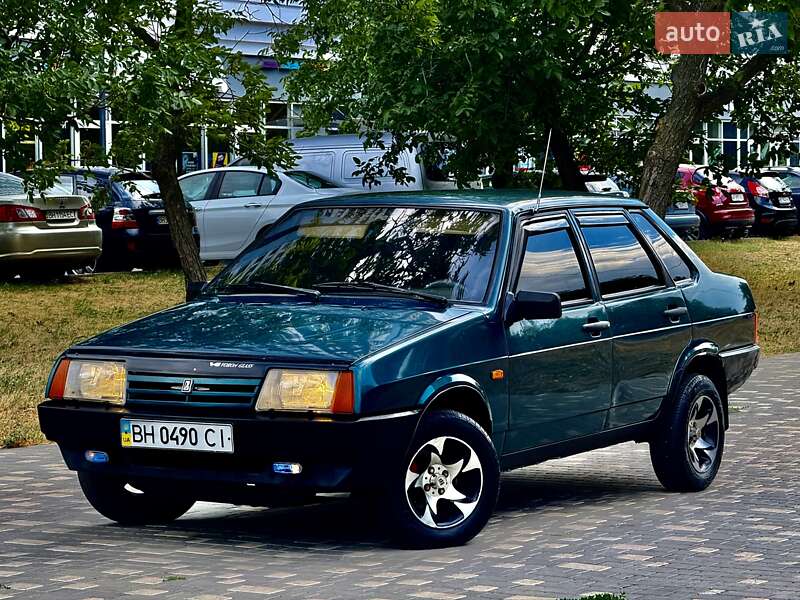 Седан ВАЗ / Lada 21099 1999 в Одессе