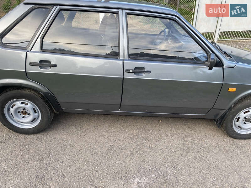 Седан ВАЗ / Lada 21099 2005 в Ужгороде