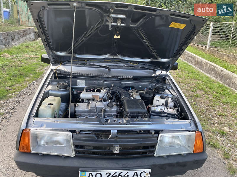 Седан ВАЗ / Lada 21099 2005 в Ужгороде