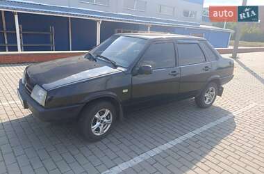 Седан ВАЗ 21099 2009 в Ромнах