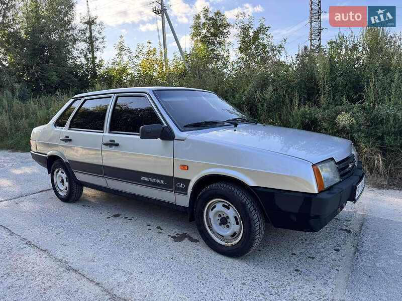 Седан ВАЗ / Lada 21099 2005 в Черкасах