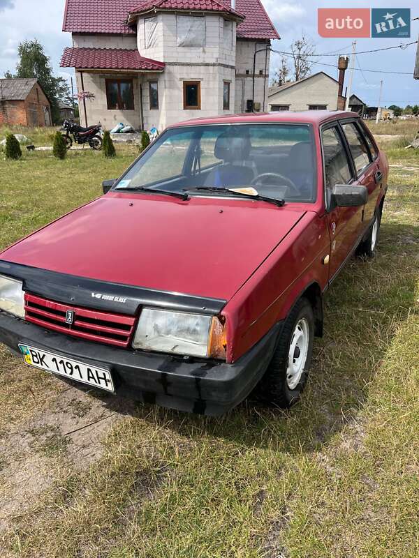 Хэтчбек ВАЗ 21099 1994 в  фото Хэтчбек ВАЗ 21099 1994 в