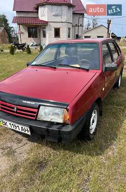 Хэтчбек ВАЗ 21099 1994 в  Хэтчбек ВАЗ 21099 1994 в