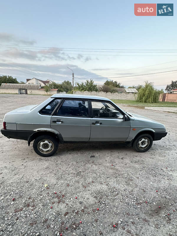 Седан ВАЗ / Lada 21099 1998 в Сумах