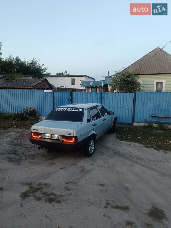 Седан ВАЗ / Lada 21099 2004 в Нежине