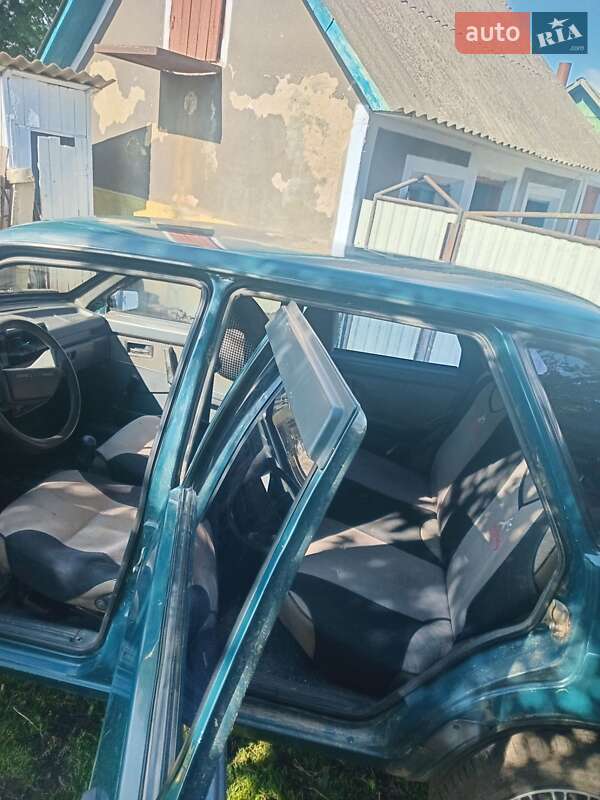 Седан ВАЗ / Lada 21099 2004 в Каменец-Подольском