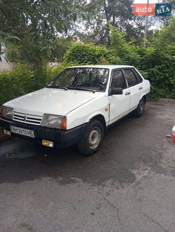 Седан ВАЗ / Lada 21099 1996 в Киеве