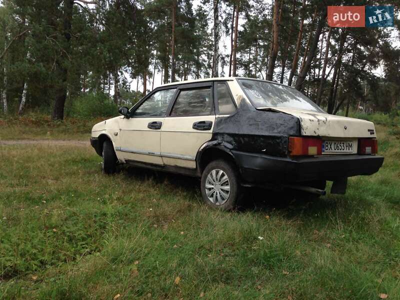 Седан ВАЗ / Lada 21099 1995 в Сарнах