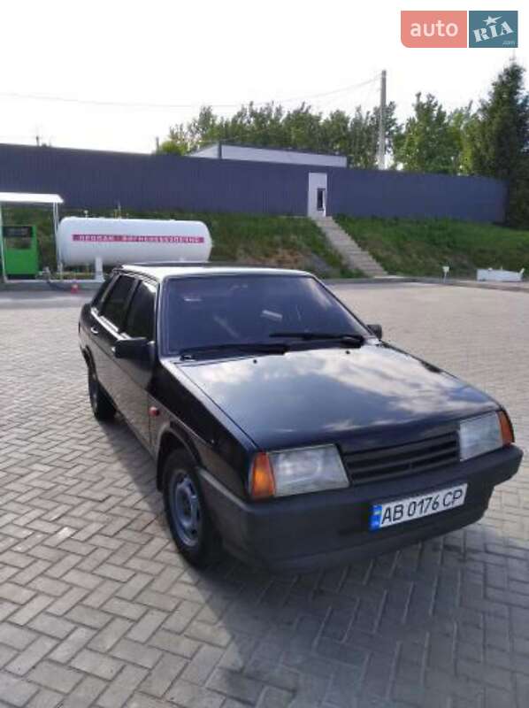 Седан ВАЗ 21099 2006 в  фото Седан ВАЗ 21099 2006 в