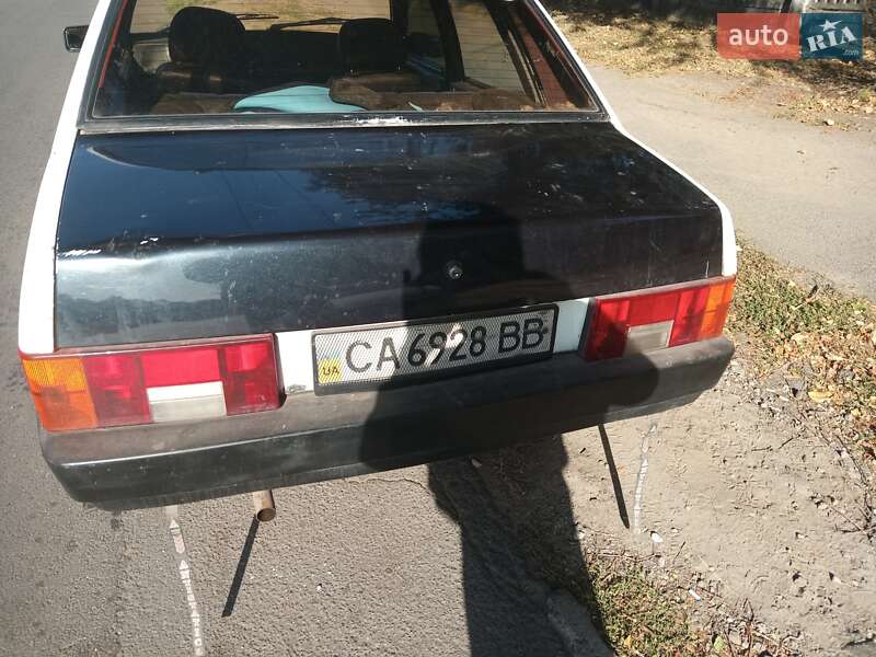 Седан ВАЗ / Lada 21099 1993 в Каменском