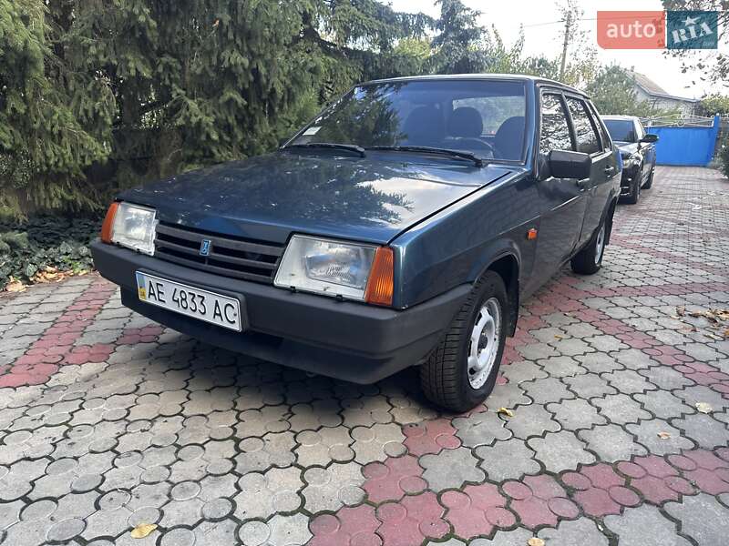 Седан ВАЗ / Lada 21099 2004 в Дніпрі