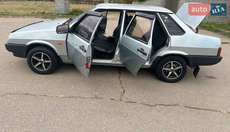 Седан ВАЗ / Lada 21099 1998 в Запорожье