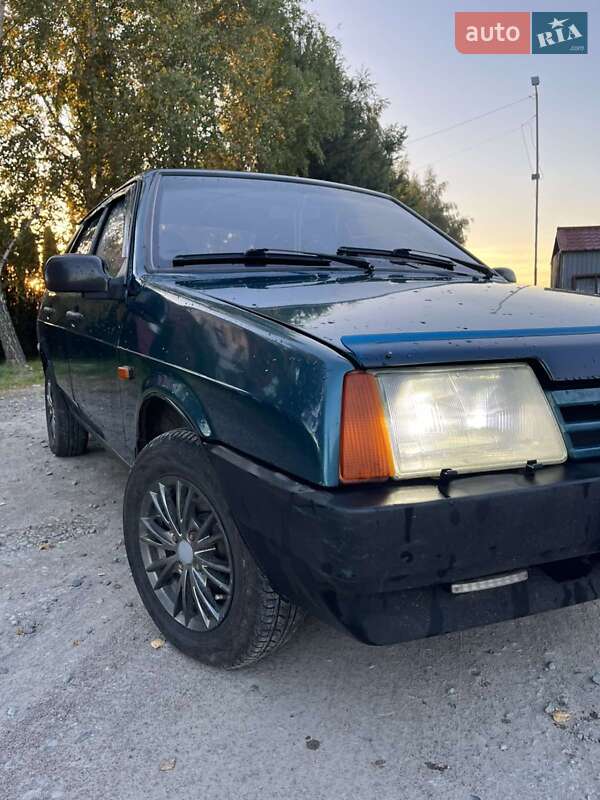 Седан ВАЗ / Lada 21099 2001 в Львове