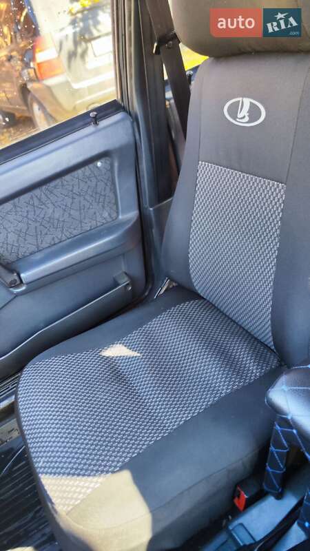 Седан ВАЗ / Lada 21099 2005 в Баре фото 4 Седан ВАЗ / Lada 21099 2005 в Баре