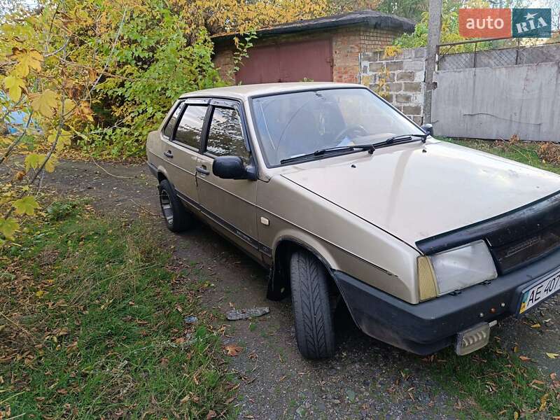 Седан ВАЗ / Lada 21099 2000 в Днепре