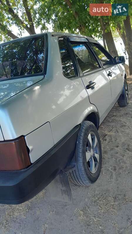 Седан ВАЗ / Lada 21099 2002 в Кривом Роге фото 9 Седан ВАЗ / Lada 21099 2002 в Кривом Роге