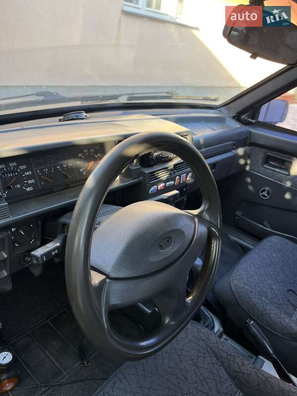 Седан ВАЗ / Lada 21099 2004 в Ужгороде