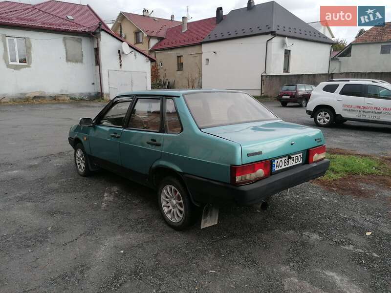 Седан ВАЗ / Lada 21099 2000 в Сваляве