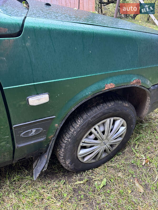 Седан ВАЗ / Lada 21099 2004 в Бориславі