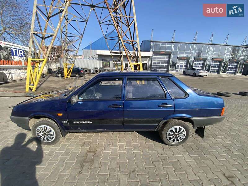 Седан ВАЗ / Lada 21099 2004 в Николаеве