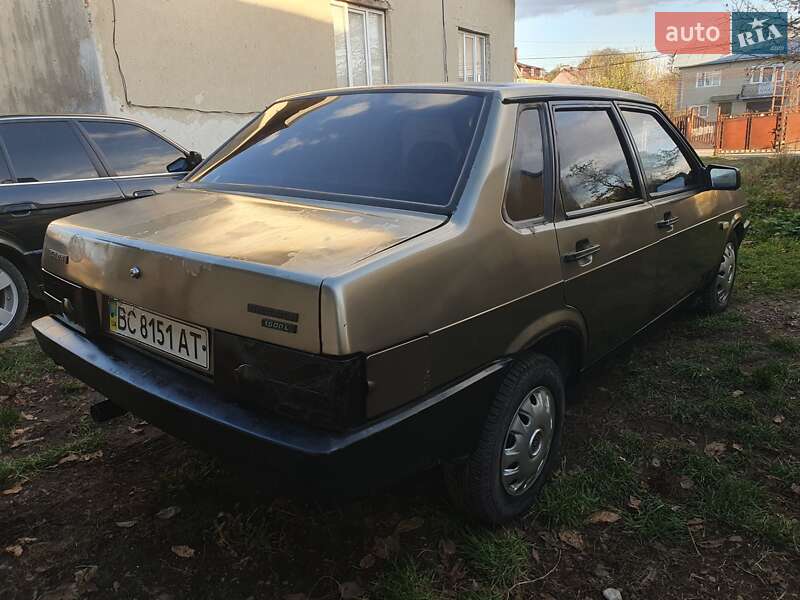 Седан ВАЗ / Lada 21099 2001 в Ивано-Франковске