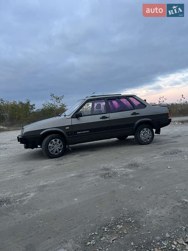Седан ВАЗ / Lada 21099 1992 в Кременчуге фото 3 Седан ВАЗ / Lada 21099 1992 в Кременчуге