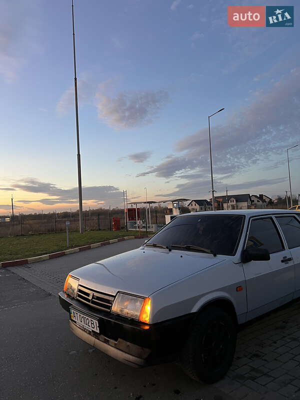 Седан ВАЗ / Lada 21099 2004 в Ивано-Франковске
