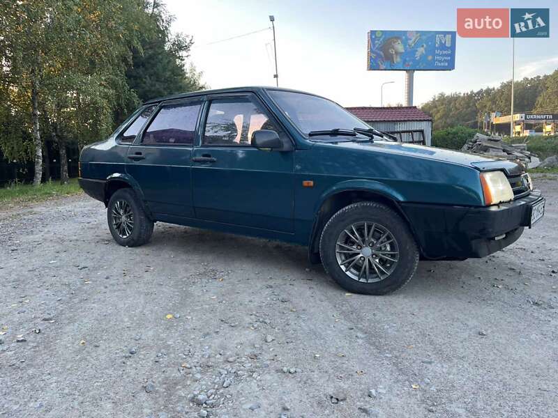 Седан ВАЗ / Lada 21099 2001 в Львові