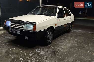 Седан ВАЗ 21099 1996 в Дніпрі